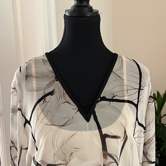 NWT - Melissa Nepton Long Sleeved Shiffon Dress with Slip. Size G/L - Picture 3 of 15